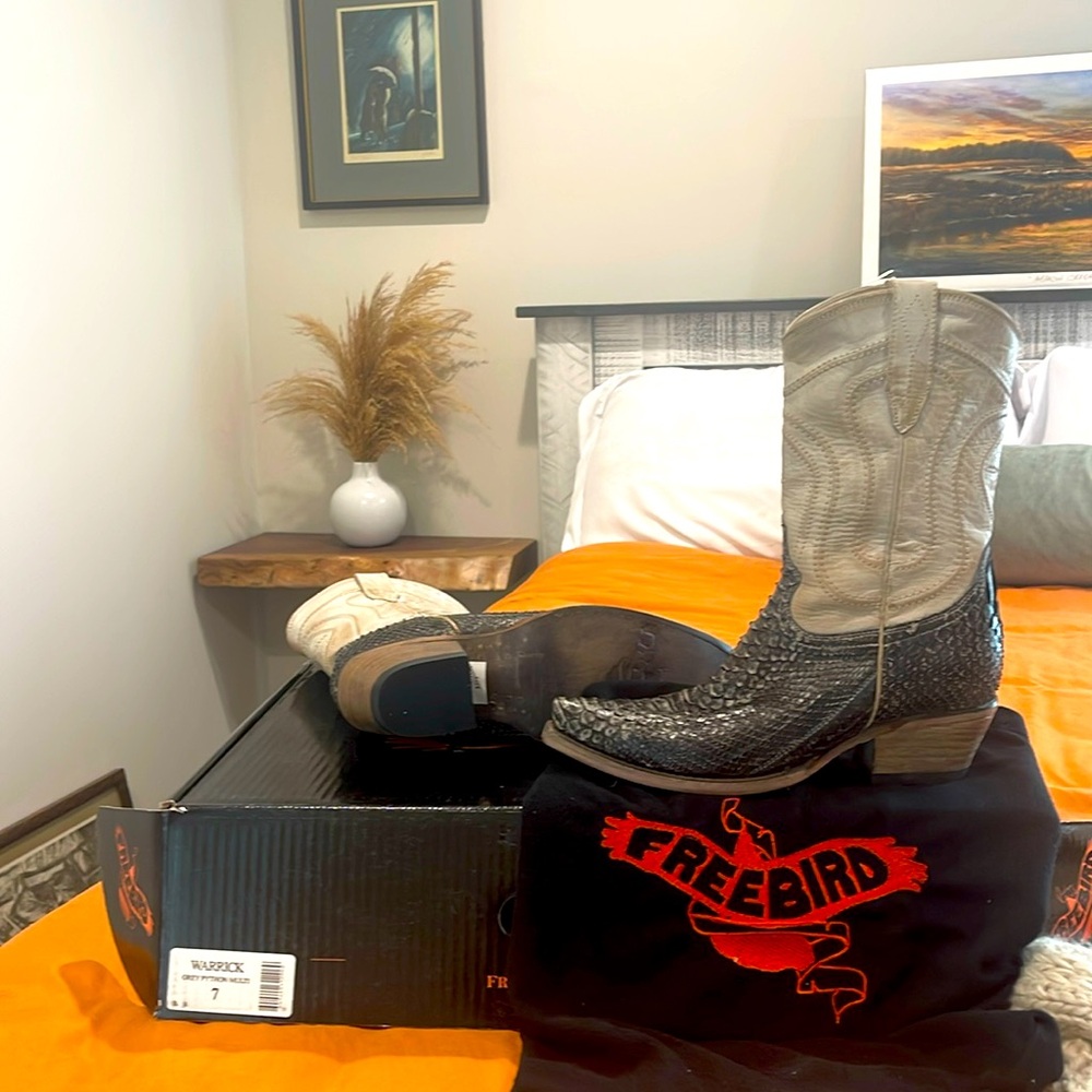 Warwick boot by FREEBIRD leather upper leather sole leather lining.